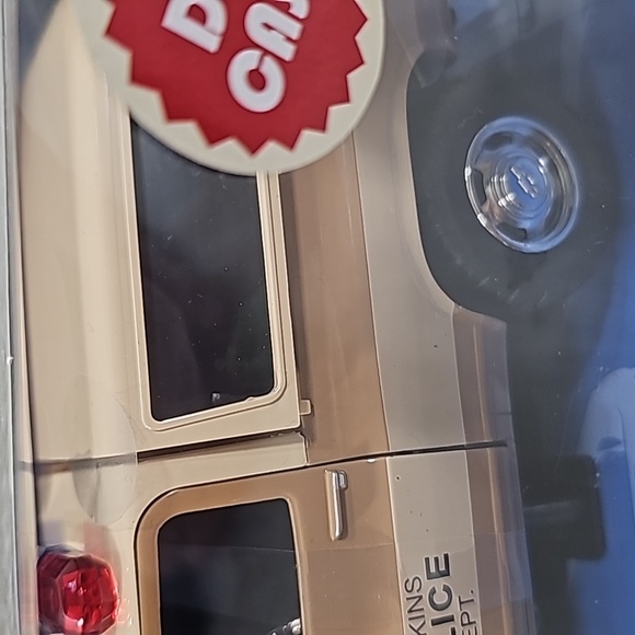 Metals Die Cast Stranger Things Hopper's Chevy Blazer With Police Badge - Picture 2 of 6